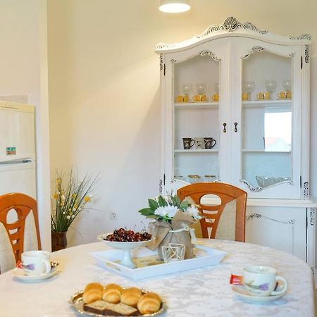 Apartment Jardin With Free Cowered Parking Zadar Exterior foto