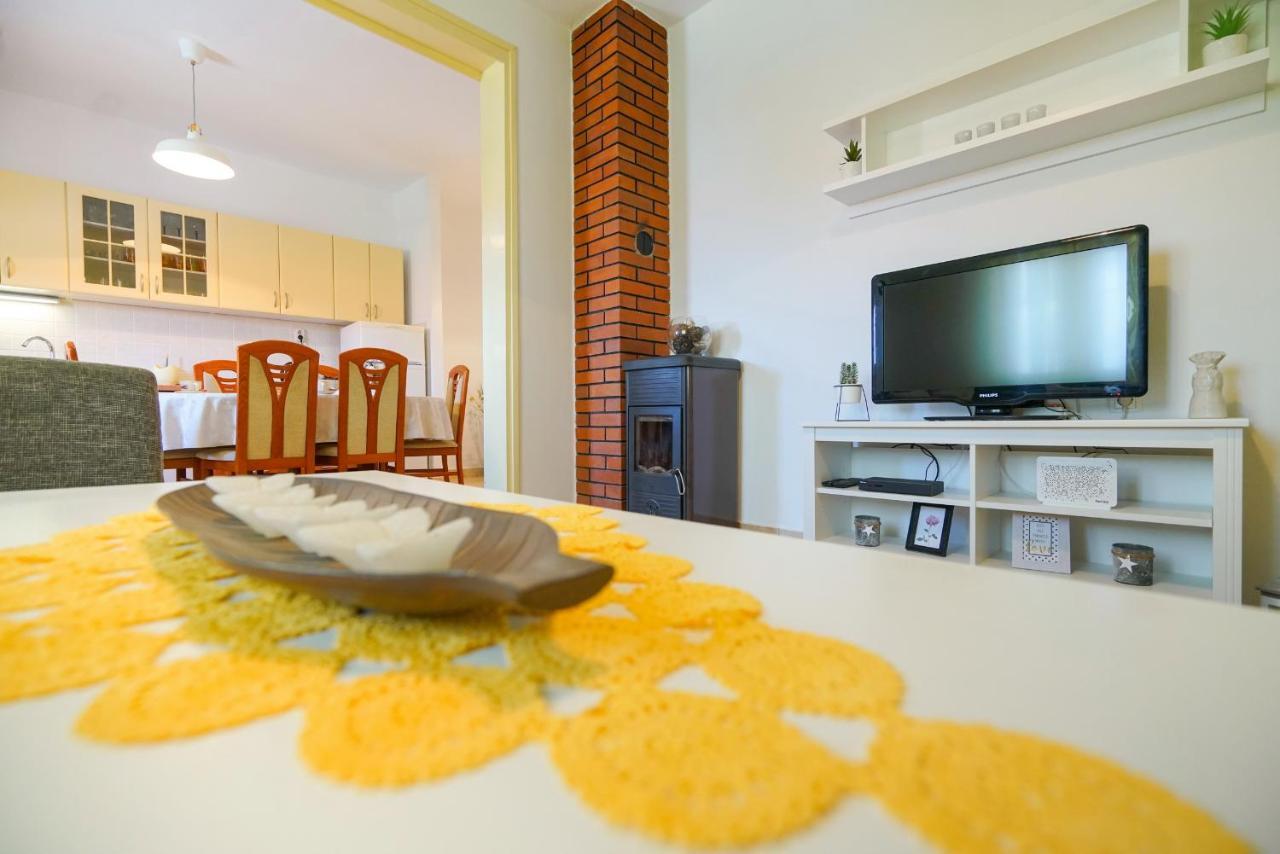 Apartment Jardin With Free Cowered Parking Zadar Exterior foto